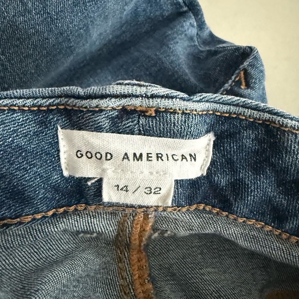 Good American Flare Jeans - Picture 3 of 4